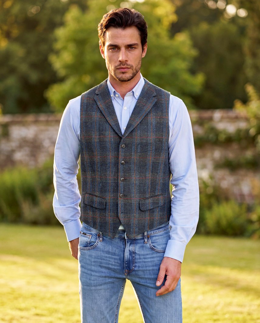 Wales - Harris Tweed Weste mit Kragen in multi-blue Twill - Wellington of Bilmore