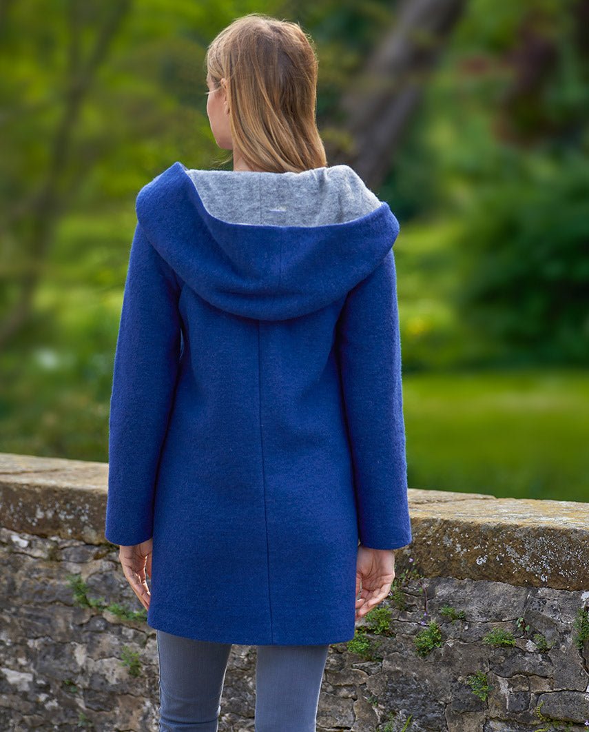 Walkmantel '' Sally'' mit Kapuze in ozean blue - Wellington of Bilmore