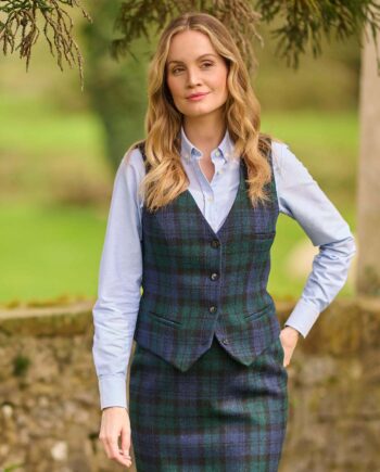 Lea - Ladies Harris Tweed vest in blackwatch I Wellington of Bilmore