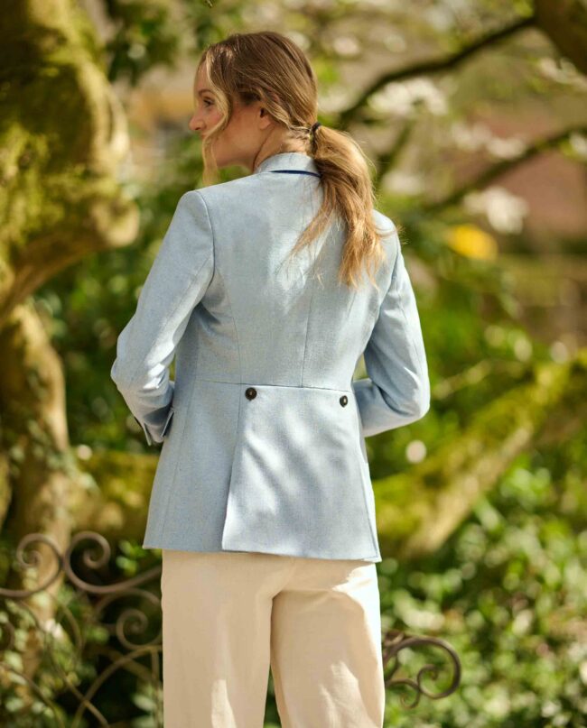 Carola - elegant women's blazer made from a silk and virgin wool blend in light blue I Wellington of Bilmore