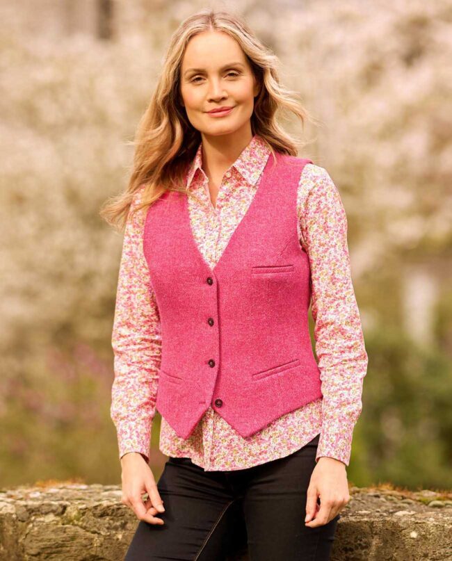 Lea – Damen Harris Tweed Weste in pink I Wellington of Bilmore