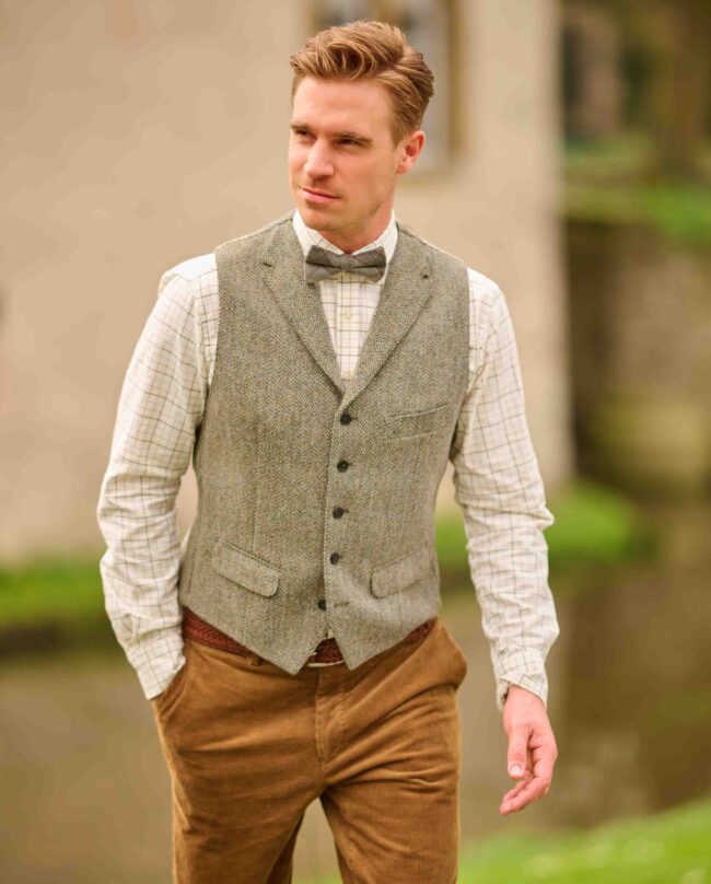 Wales - klassische Herren Tweed Weste in multigreen I Wellington of Bilmore