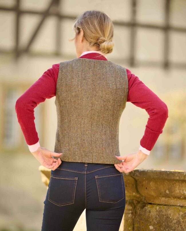 Lea – Damen Harris Tweed Weste in evergreen I Wellington of Bilmore