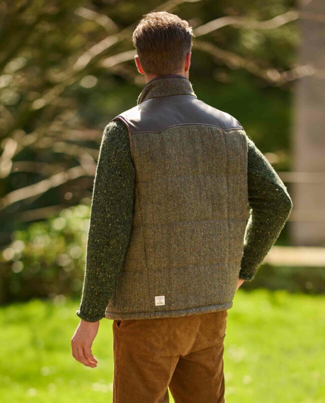 gefütterte Harris Tweed Weste "Levi" mit Echtleder Applikationen | Wellington of Bilmore