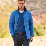 Moderne Herrensteppjacke "York" in knalligem Blau